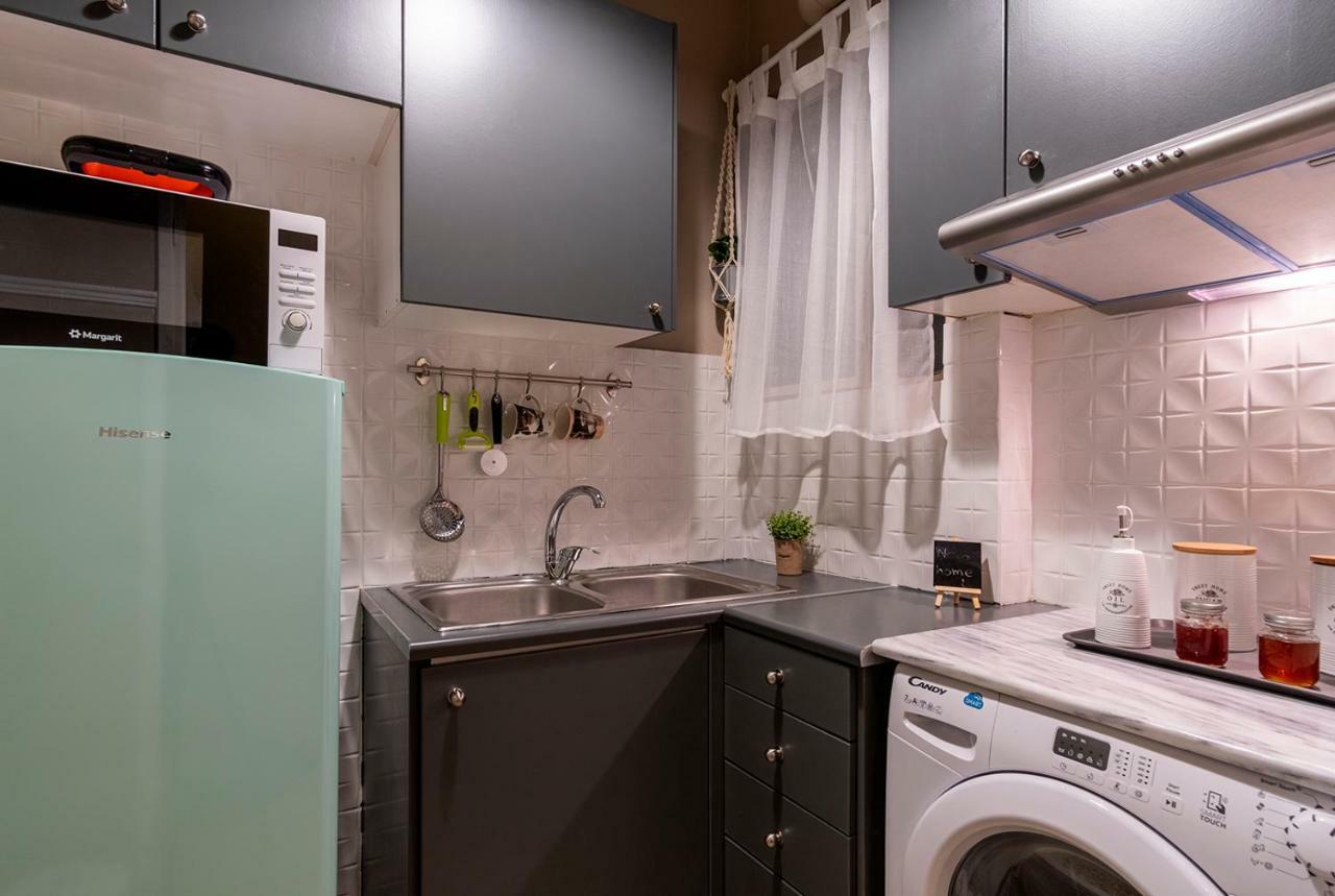 Colourful Apt,Airport Line,6 Min Metro,300 Mbps! Apartment Athens Exterior photo